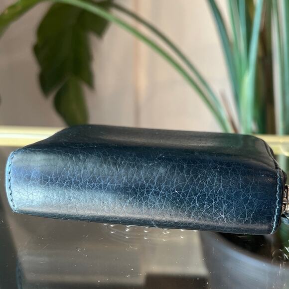 GUCCI Pebbled Calfskin Studded Soho Disco Compact Wallet - Picture 3 of 6